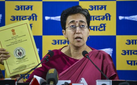 'Liquor was being smuggled from UP and Haryana': AAP reacts to CAG report