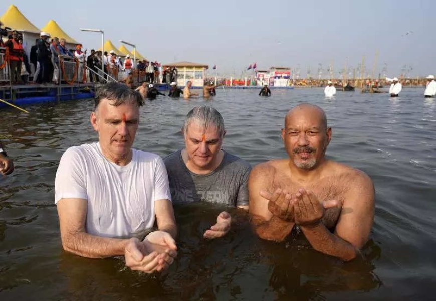 Diplomats from 73 countries take holy dip at Sangam