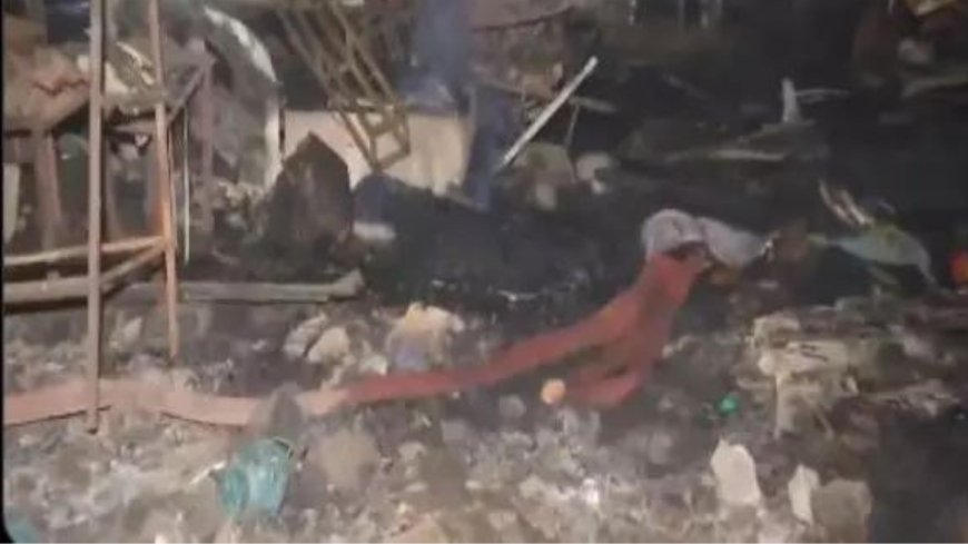 Massive fire breaks out in slum area of Goregaon, Mumbai