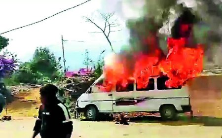 Manipur protester killed, 20 injured amid clashes over free movement