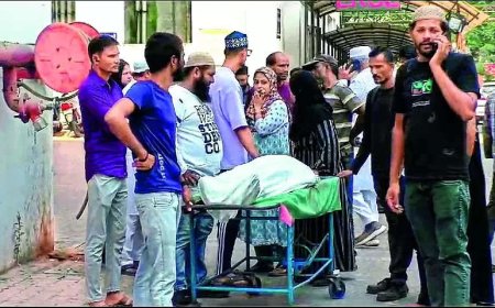 Gamblers fleeing cops drown in Tapi