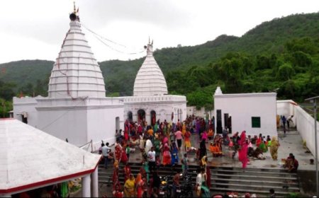 300 years on, Dalit families finally enter Gidheshwar Shiv temple in West Bengal
