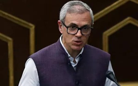 Omar Abdullah announces revival of Srinagar Press Club, mum on location