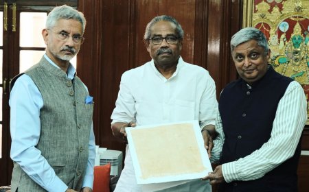 India receives Mahatma Gandhi-related artefacts from South Africa