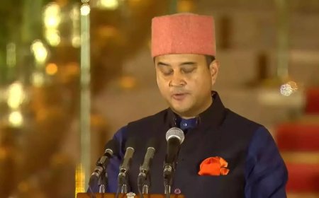 Several players eyeing satcom services: Jyotiraditya Scindia