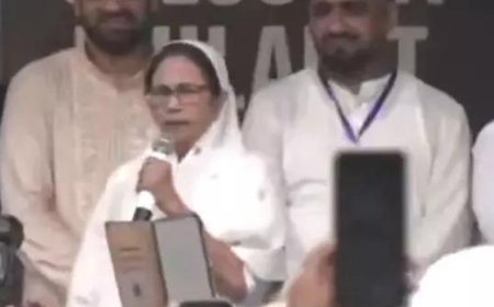 'Sacrificing her life would be inadequate': BJP reacts to Mamata Banerjee over 'we are secular' remark