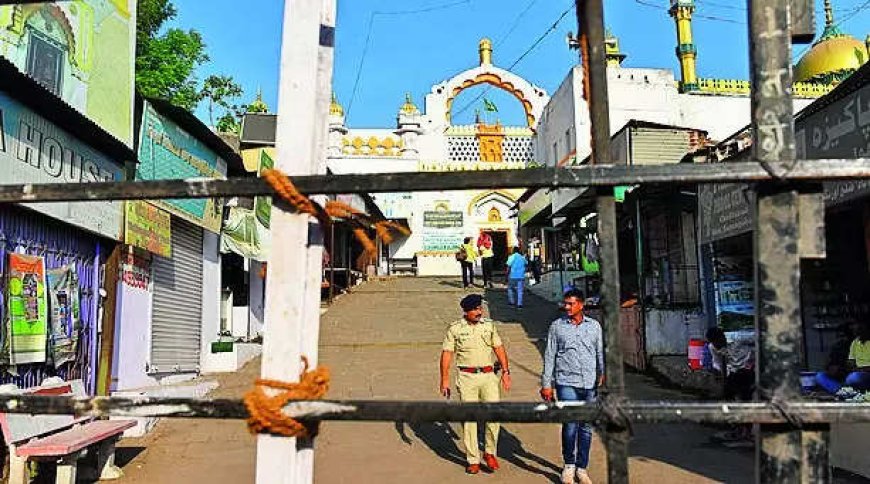 Aurangzeb not relevant today but tomb issue is, says RSS