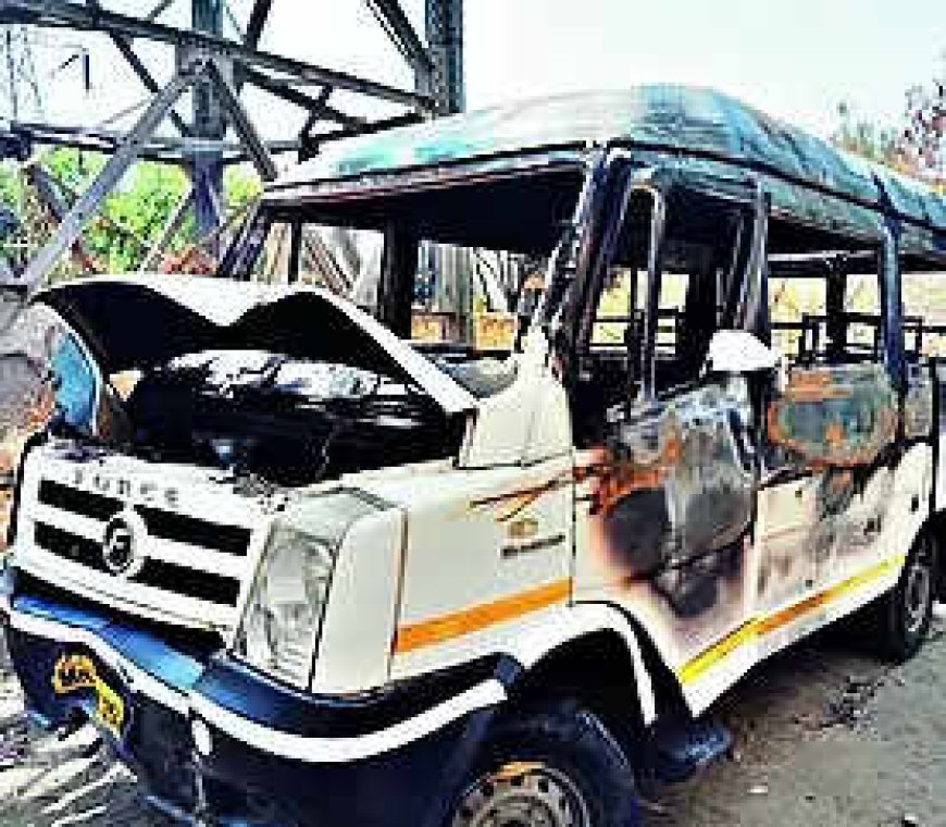 4 burnt alive, 10 hurt as Pune co bus catches fire