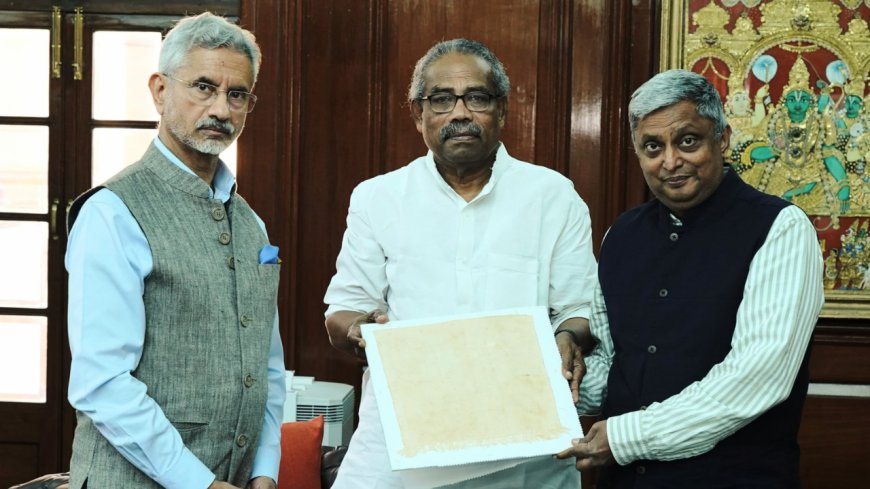India receives Mahatma Gandhi-related artefacts from South Africa