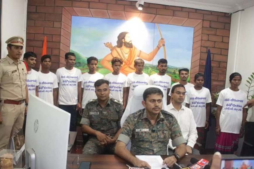 Top maoist leaders surrender in Andhra Pradesh, police term it a major breakthrough