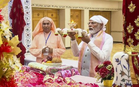 PM Modi offers prayers at Guruji Maharaj Temple in Madhya Pradesh