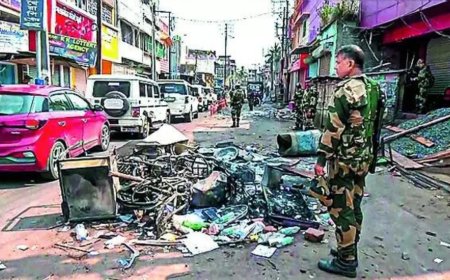 Hundreds cross Ganga to flee Murshidabad violence in Bengal
