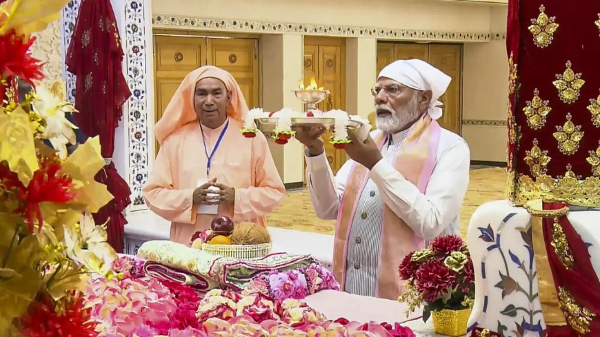 PM Modi offers prayers at Guruji Maharaj Temple in Madhya Pradesh