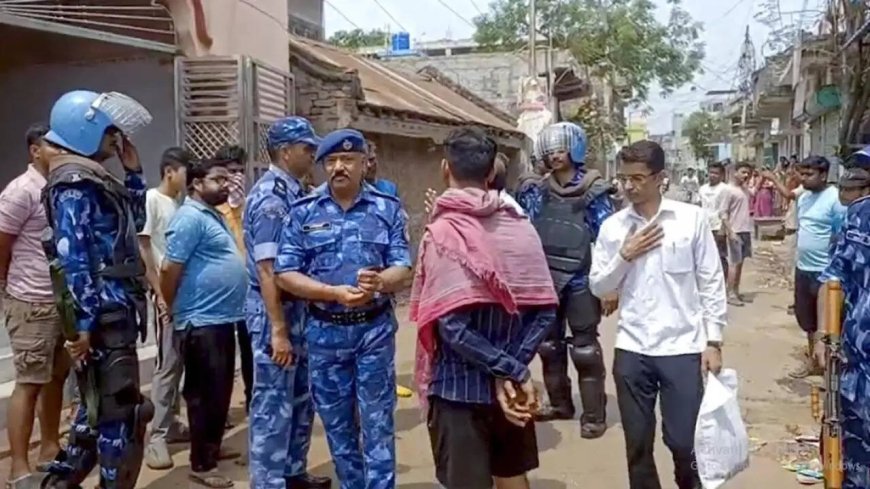 Fresh violence erupts in Bengal: Police vehicles torched, many injured