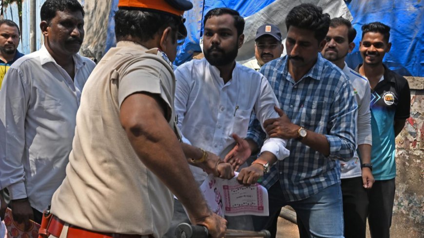 MNS's student wing stages protest against govt move to make Hindi compulsory third language for Classes 1 to 5