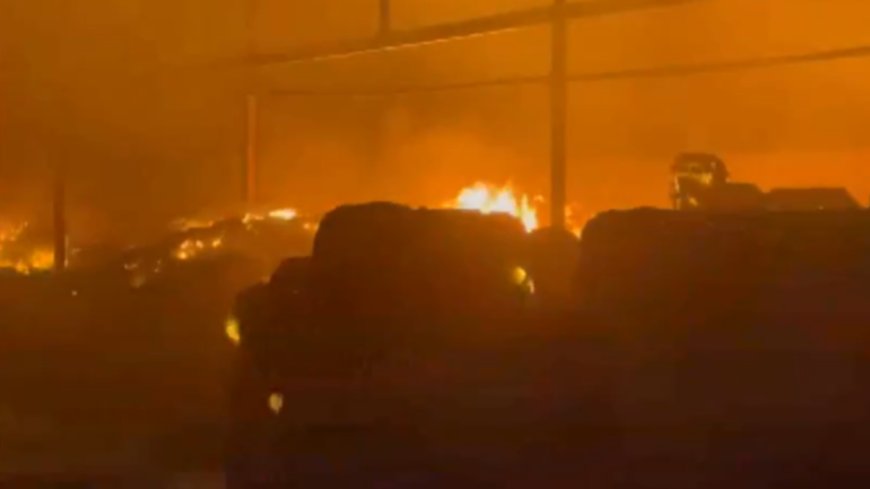 Massive fire breaks out in Ajmer factory - in video