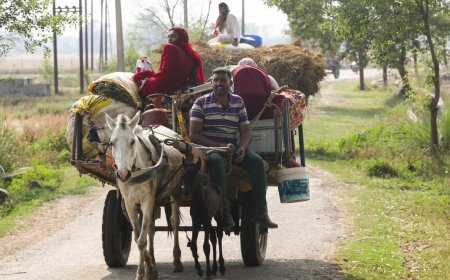 Families start evacuating women, kids and elderly from villages bordering Pakistan