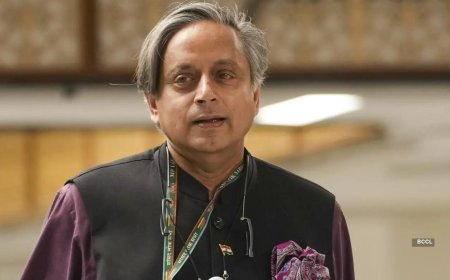 Congress has tough call to take as rift with Shashi Tharoor widens