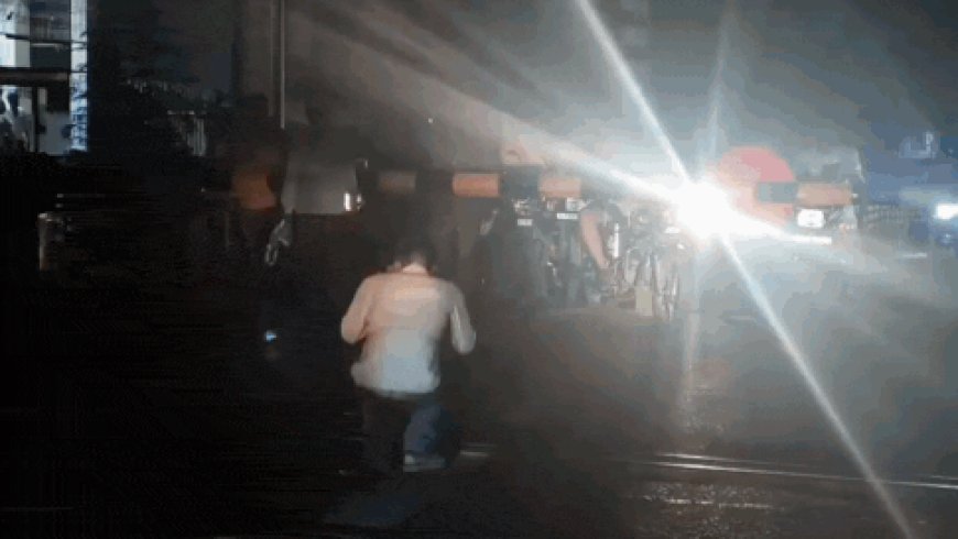 Watch: Railway employee makes e-rickshaw driver do sit-ups for crossing closed tracks