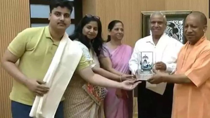UP: Family members of Axiom Mission 4 pilot Shubhanshu Shukla meet CM Yogi in Lucknow
