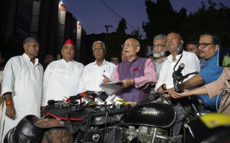 Bihar electoral revision row: Opposition meets EC; dubs the exercise as 'votebandi'