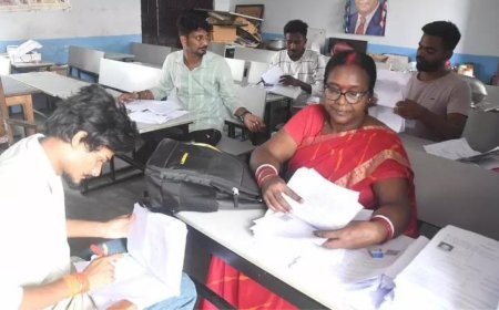 Residents of Patna await booth-level-officers as deadline for enumeration forms nears