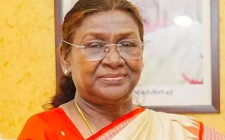 Odisha 'harassment' case:  President Murmu meets student who set herself ablaze, seeks update on condition