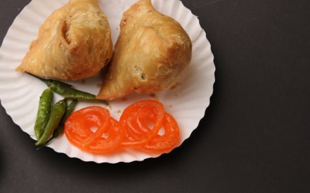 No health warnings for Samosas, jalebis: PIB issues statement; calls claims fake