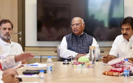 ‘J&K downgrade without precedent’: Rahul, Kharge write to PM Modi; demand statehood for J&K