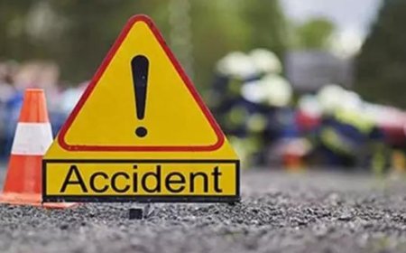 Bus rams into truck on Yamuna Expressway near Aligarh, two killed
