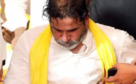 Prashant Kishor injured at Bihar rally: Jan Suraaj founder leaves midway due to rib injury, given first aid