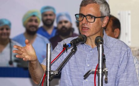 LG pats J&K police, BJP slams Omar for ‘taking on’ cops