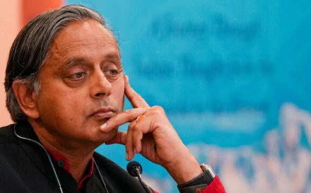 'Should not be allowed to attend parliamentary party meetings': Congress leaders step up attack on Shashi Tharoor
