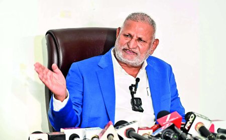 Maha min, who 'played rummy', now says 'govt is a beggar'