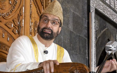 Mirwaiz allowed to deliver Friday sermon after two weeks; says frequent house arrest will not change facts