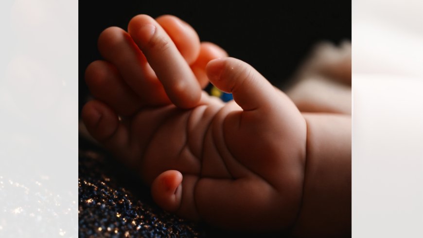 Mumbai horror: Woman abandons 15-day-old baby on local train; search for mother under way