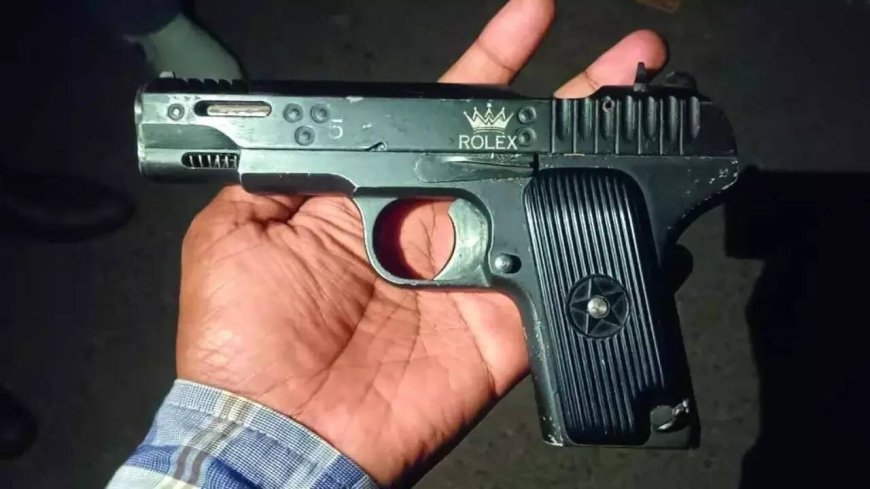 Pakistani drones back, pushing drugs & guns into India