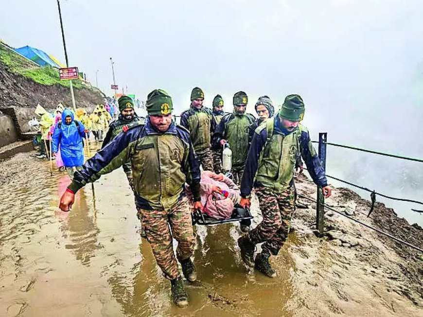 Rain-battered tracks halt Amarnath yatra; Army rescues 500 pilgrims stranded in landslides