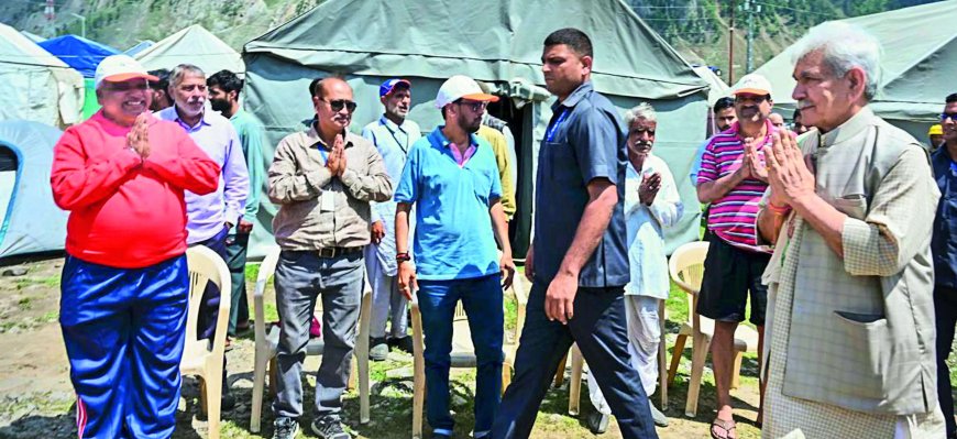 Amarnath Yatra: 18th batch of pilgrims leaves from Jammu base camp to Kashmir