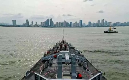 3 Indian warships in Philippines, 1 in war games with Singapore