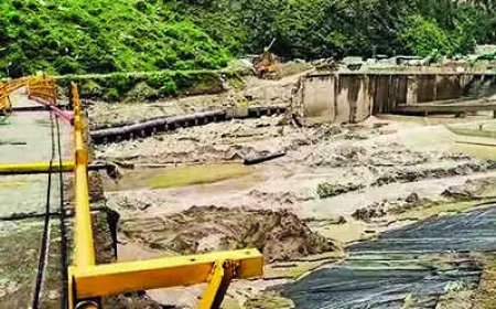 Dam collapses in HP's Kullu, triggers panic in lower areas
