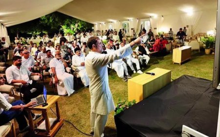 Show of opposition unity at Rahul Gandhi's dinner