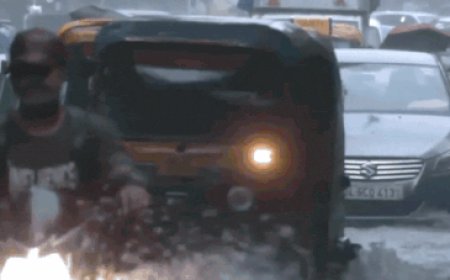 Drowning Delhi: Flooded roads, stuck cars and soaked capital - heavy rains lash city