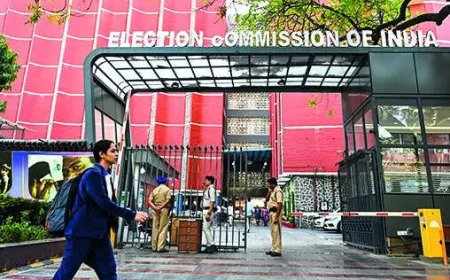 Law mandates sharing of draft roll details only with political parties, EC tells SC