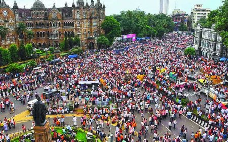 Jarange begins fast as 30k supporters bring traffic to a halt in south Mumbai