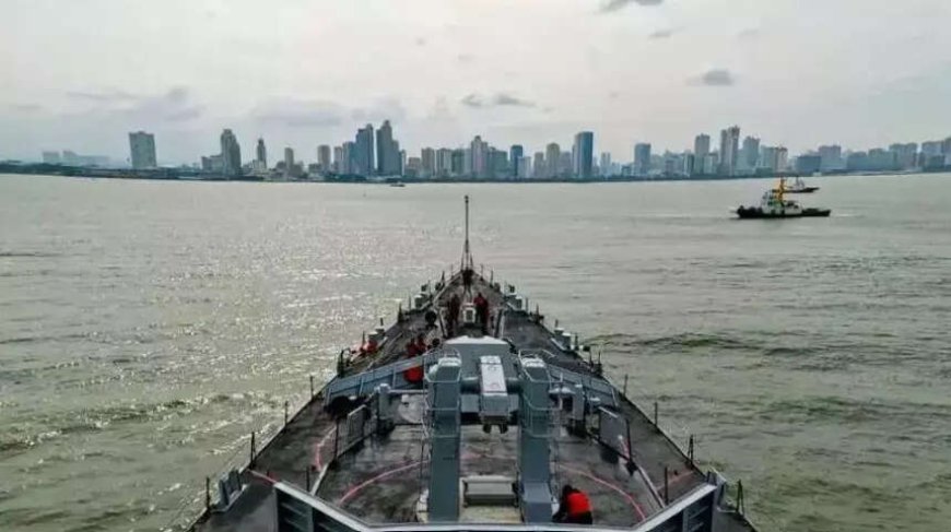 3 Indian warships in Philippines, 1 in war games with Singapore