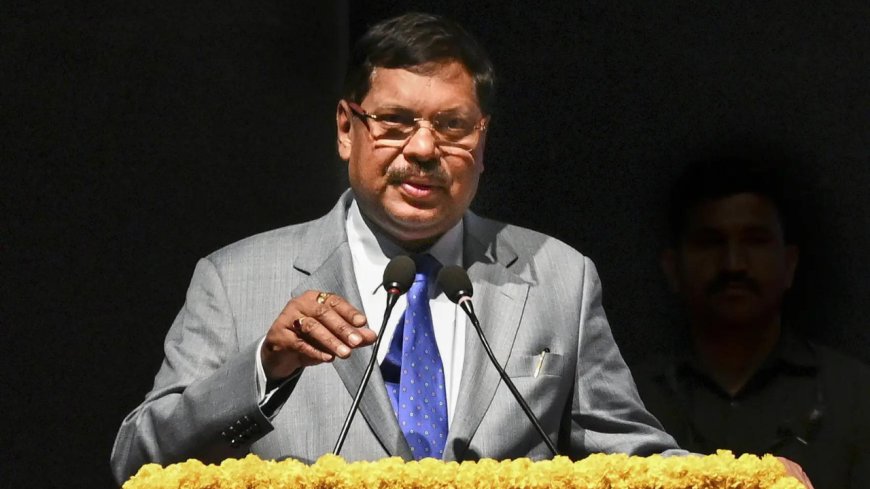 CJI bars senior advocates from mentioning cases for listing