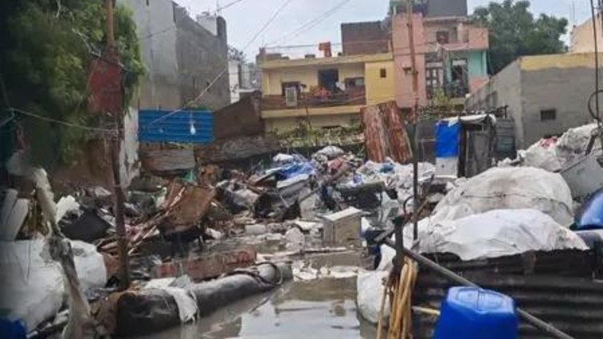 'Badi deewar gir gayi hai': Families recall Delhi wall collapse horror; 7 killed