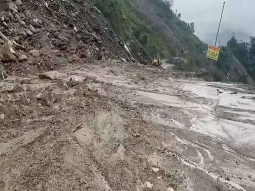HP flash floods wreak havoc, over 300 roads blocked