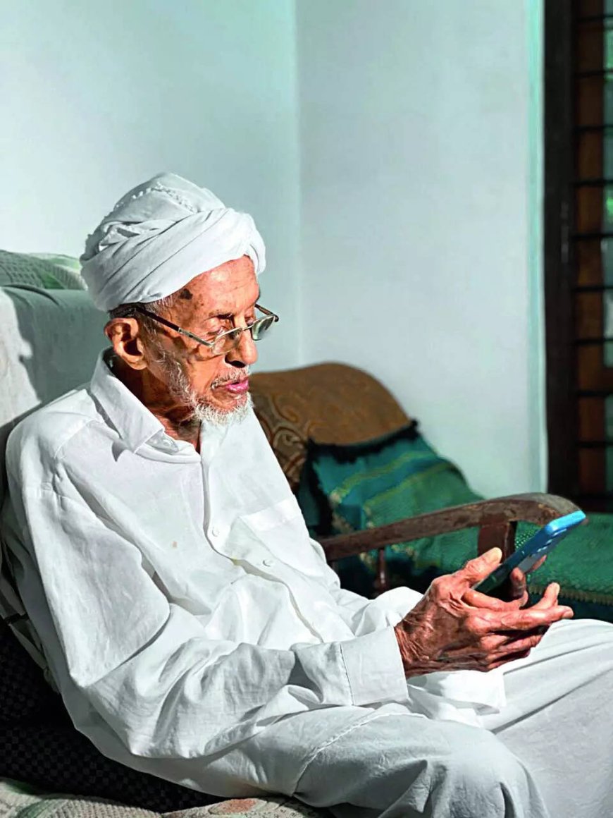 At 105, Kerala man becomes 'digi-literate'